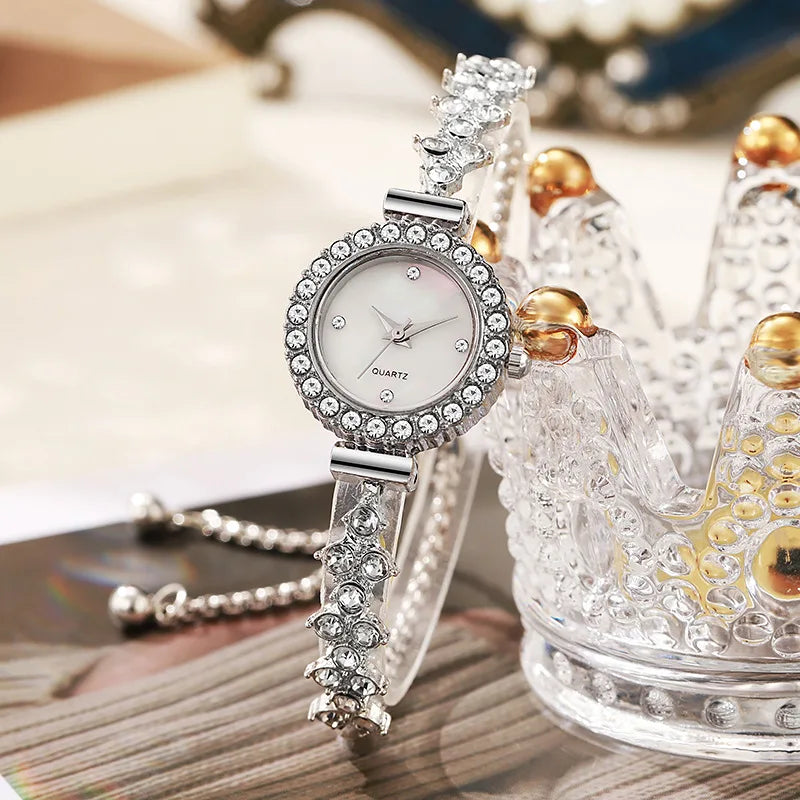 Fashion Diamond Women's Quartz Bracelet Watch with Elegant Round Dial