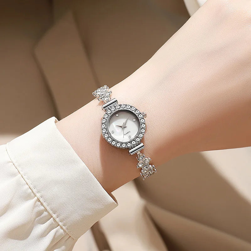 Fashion Diamond Women's Quartz Bracelet Watch with Elegant Round Dial